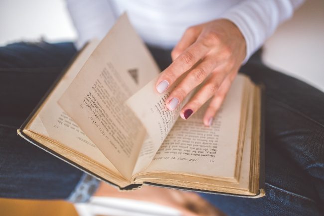 5 Reasons Why Christians Should Read Good Books
